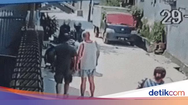 Viral Perampok Todongkan Pistol ke Warga di Margahayu