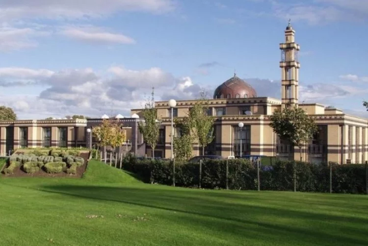 Meninjau Jejak Sejarah Islam di Irlandia