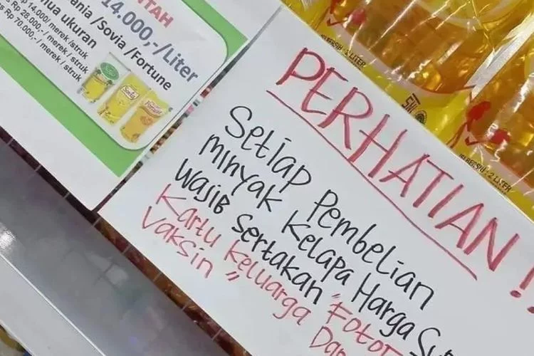 Viral 'Syarat' Aneh untuk Beli Minyak Goreng Harga Subsidi, Pembeli Wajib Bawa Fotocop KK dan Kartu Vaksin? - Pikiran-Rakyat.com