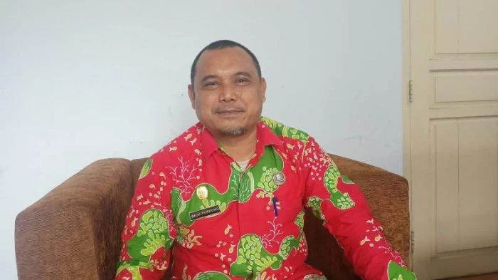 Profil Sekretaris KPU Lampung Selatan Bejo Purnomo Hobi Berkebun Jagung, dan Beternak Ayam Hias