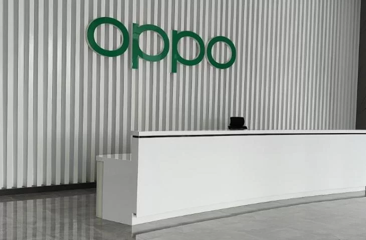 Susul Apple, Oppo Hilangkan Charger dari Kotak Pembelian di 2023?