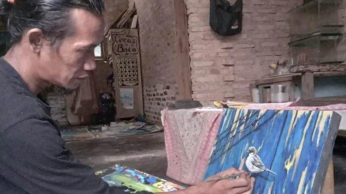 Berawal dari Hobi, Pelukis Asal Sidomulyo Lampung Selatan Hasilkan Lukisan Bernilai Ratusan Ribu